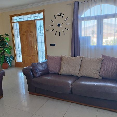 Villa Casa Del Sol 3 Bedroom Villa With Private Solar Covered 12M X 6M Pool Minimum Stay 7 Nights Chromecast And Wifi Throughout The Property Triquivijate エクステリア 写真