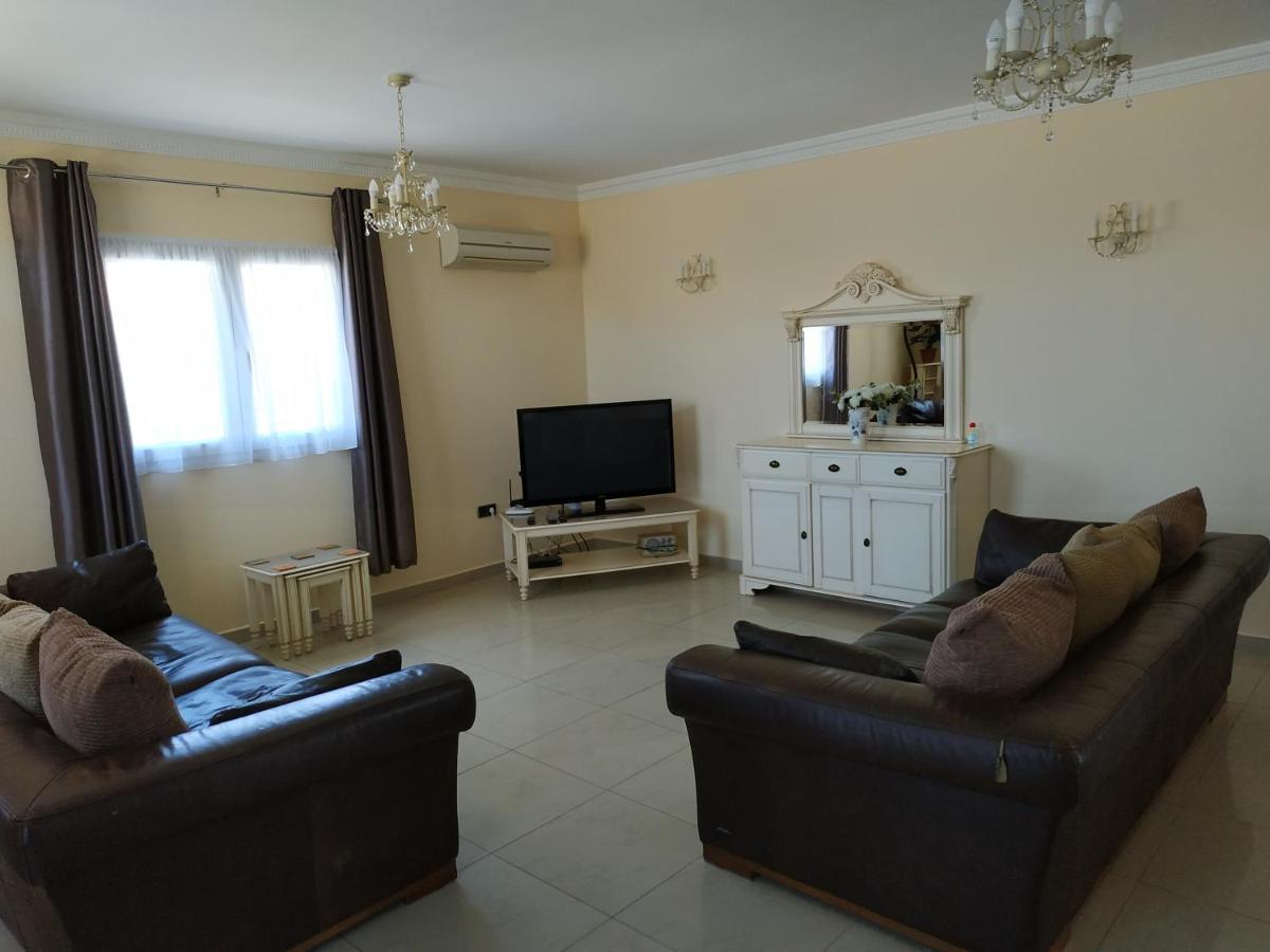 Villa Casa Del Sol 3 Bedroom Villa With Private Solar Covered 12M X 6M Pool Minimum Stay 7 Nights Chromecast And Wifi Throughout The Property Triquivijate エクステリア 写真