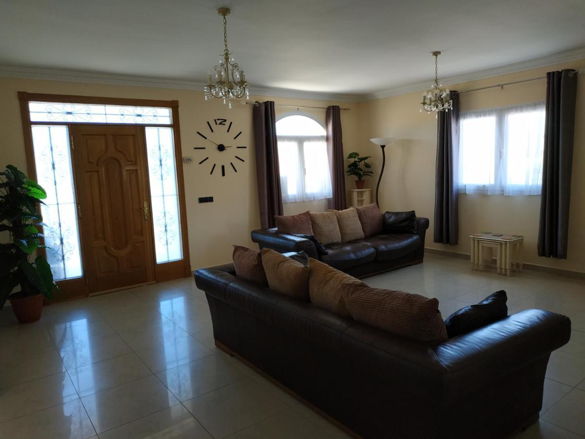 Villa Casa Del Sol 3 Bedroom Villa With Private Solar Covered 12M X 6M Pool Minimum Stay 7 Nights Chromecast And Wifi Throughout The Property Triquivijate エクステリア 写真