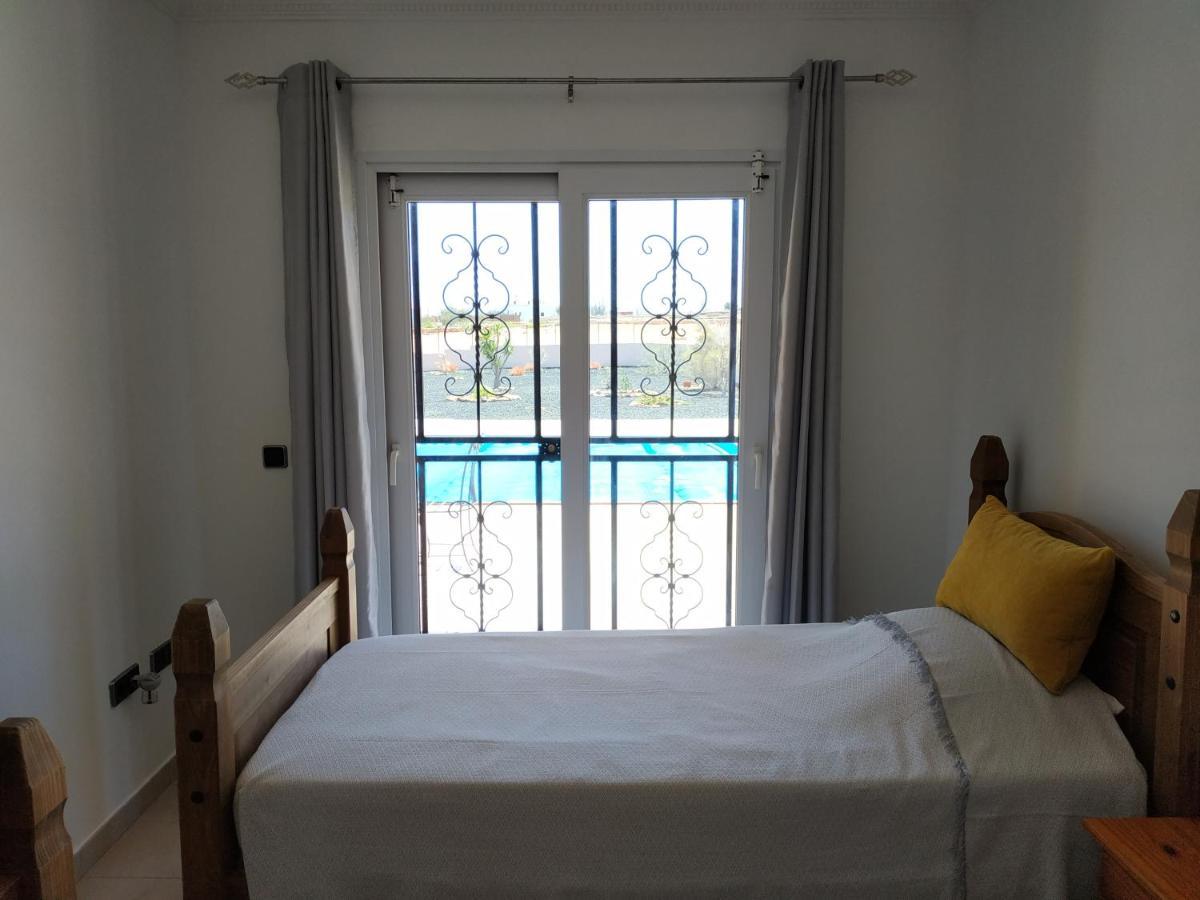 Villa Casa Del Sol 3 Bedroom Villa With Private Solar Covered 12M X 6M Pool Minimum Stay 7 Nights Chromecast And Wifi Throughout The Property Triquivijate エクステリア 写真