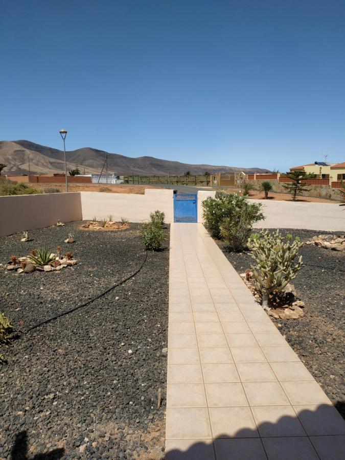 Villa Casa Del Sol 3 Bedroom Villa With Private Solar Covered 12M X 6M Pool Minimum Stay 7 Nights Chromecast And Wifi Throughout The Property Triquivijate エクステリア 写真