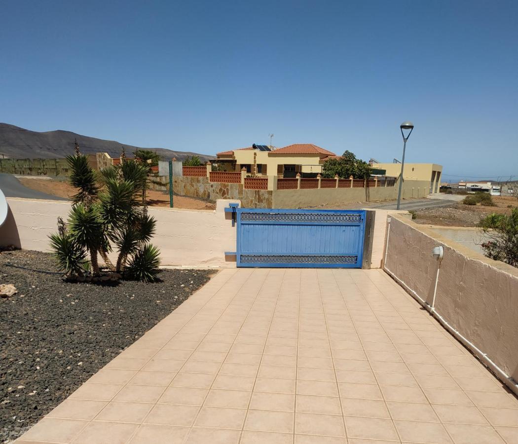 Villa Casa Del Sol 3 Bedroom Villa With Private Solar Covered 12M X 6M Pool Minimum Stay 7 Nights Chromecast And Wifi Throughout The Property Triquivijate エクステリア 写真