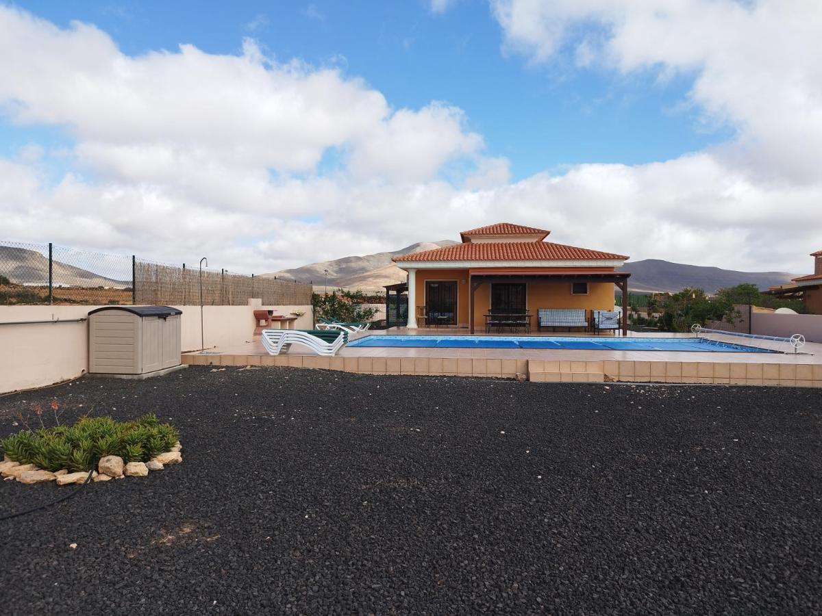 Villa Casa Del Sol 3 Bedroom Villa With Private Solar Covered 12M X 6M Pool Minimum Stay 7 Nights Chromecast And Wifi Throughout The Property Triquivijate エクステリア 写真
