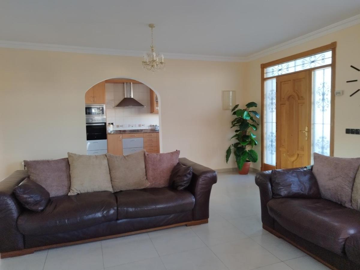 Villa Casa Del Sol 3 Bedroom Villa With Private Solar Covered 12M X 6M Pool Minimum Stay 7 Nights Chromecast And Wifi Throughout The Property Triquivijate エクステリア 写真