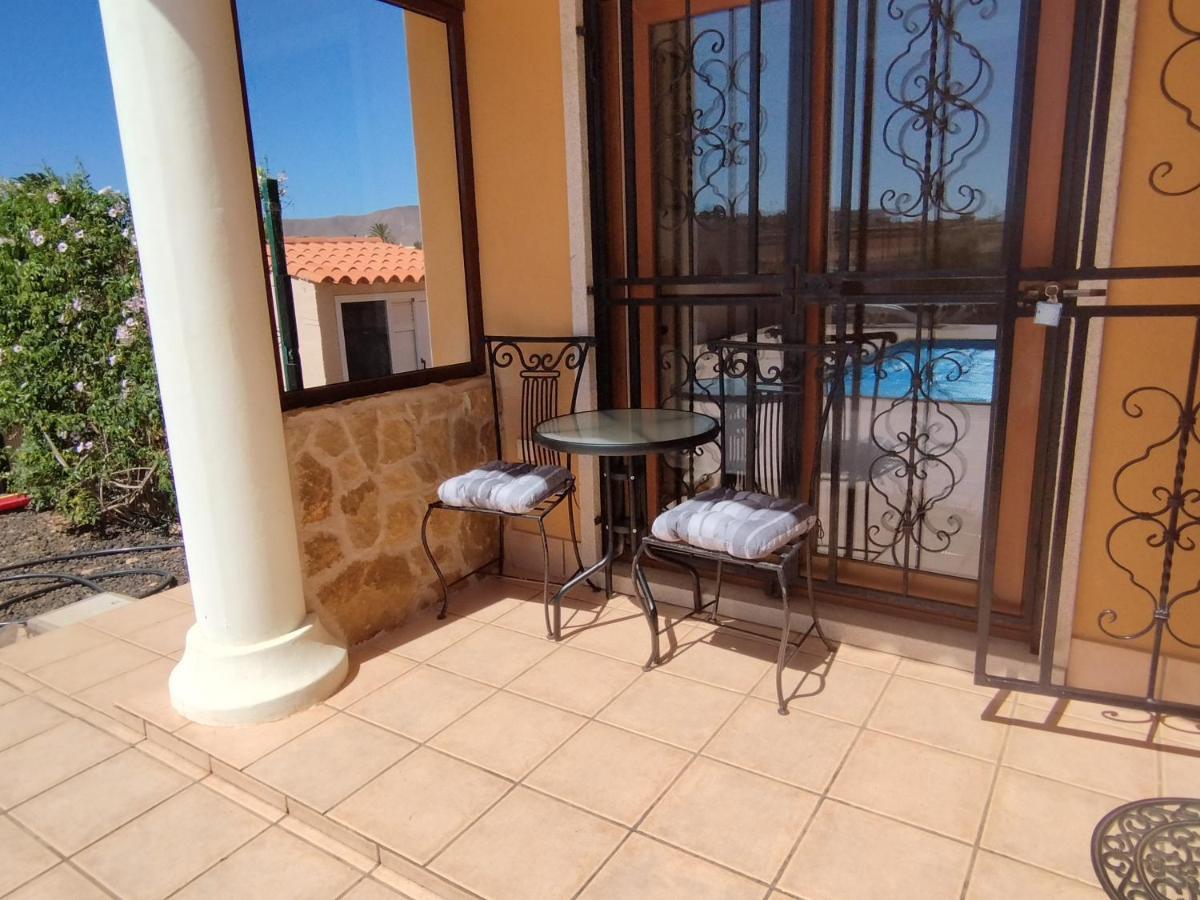 Villa Casa Del Sol 3 Bedroom Villa With Private Solar Covered 12M X 6M Pool Minimum Stay 7 Nights Chromecast And Wifi Throughout The Property Triquivijate エクステリア 写真