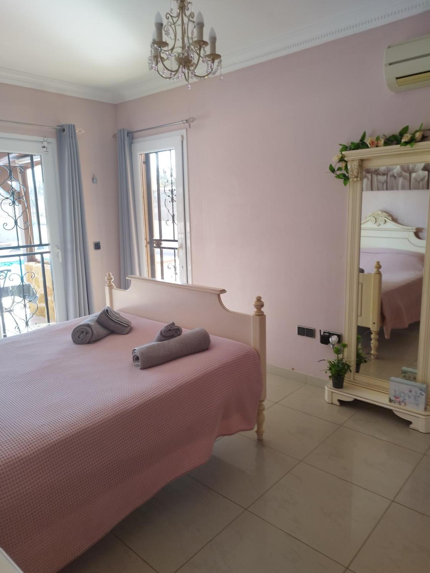 Villa Casa Del Sol 3 Bedroom Villa With Private Solar Covered 12M X 6M Pool Minimum Stay 7 Nights Chromecast And Wifi Throughout The Property Triquivijate エクステリア 写真