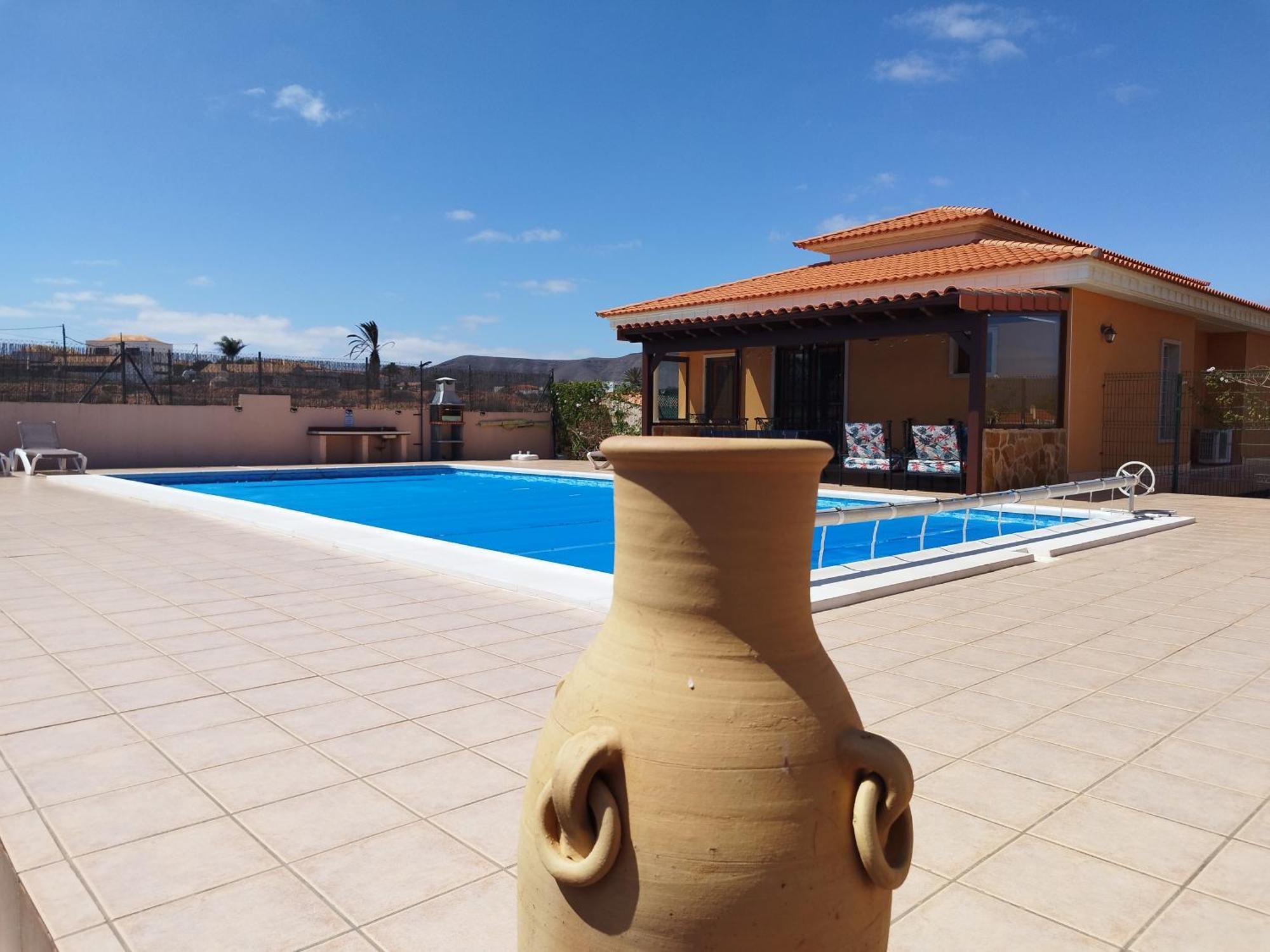 Villa Casa Del Sol 3 Bedroom Villa With Private Solar Covered 12M X 6M Pool Minimum Stay 7 Nights Chromecast And Wifi Throughout The Property Triquivijate エクステリア 写真