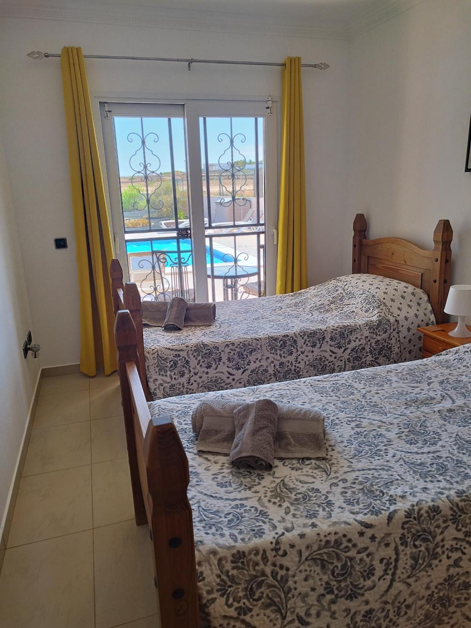 Villa Casa Del Sol 3 Bedroom Villa With Private Solar Covered 12M X 6M Pool Minimum Stay 7 Nights Chromecast And Wifi Throughout The Property Triquivijate エクステリア 写真
