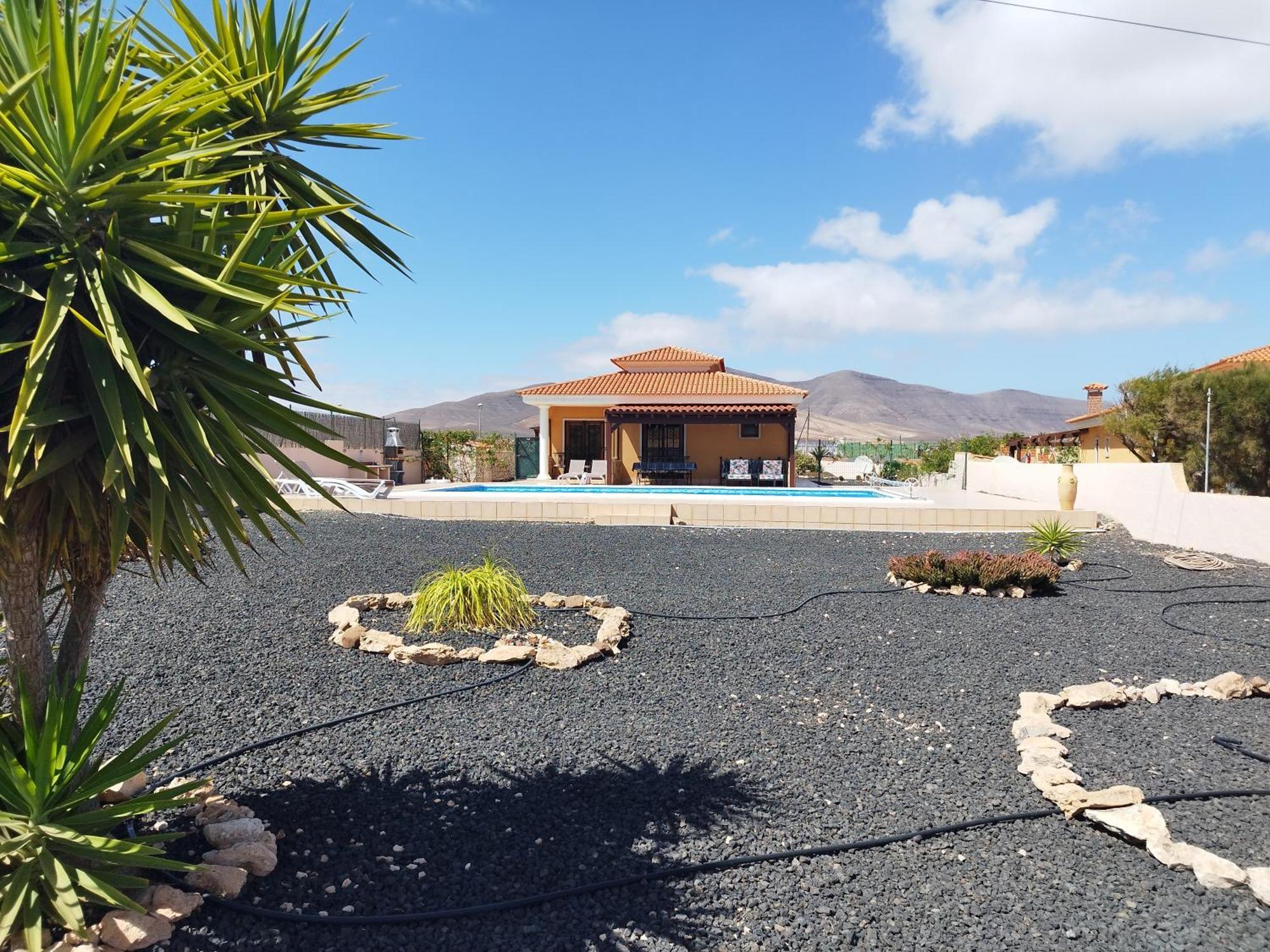 Villa Casa Del Sol 3 Bedroom Villa With Private Solar Covered 12M X 6M Pool Minimum Stay 7 Nights Chromecast And Wifi Throughout The Property Triquivijate エクステリア 写真